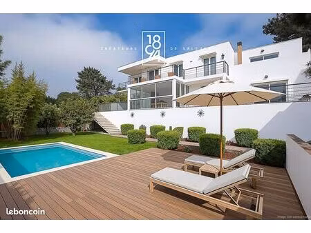 maison 6 pièces 304 m²
