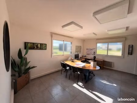 local 930 m² brehand