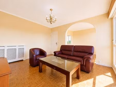 appartement 3 pièces 70 m² – 2 chambres – balcon – garage – ascenseur –