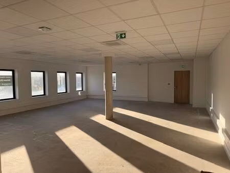 prestigieux bureau de 95 m2 en location - cournon-d'auvergne  france