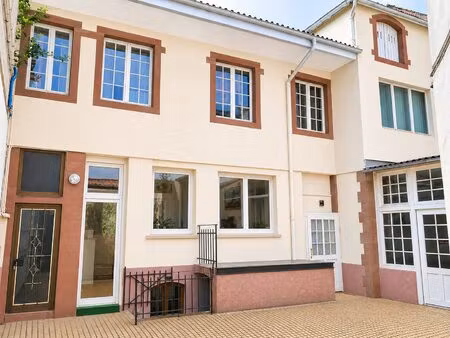 rare à la vente au coeur de la neustadt à strasbourg !