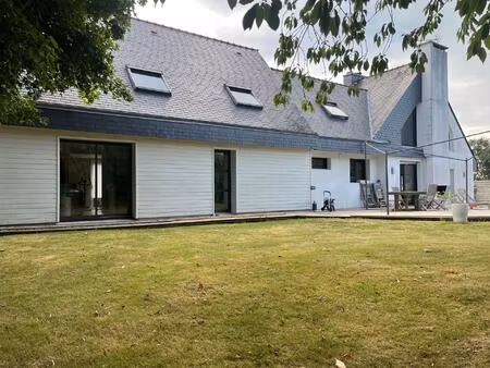 maison contemporaine de plus de 250m2 avec piscine