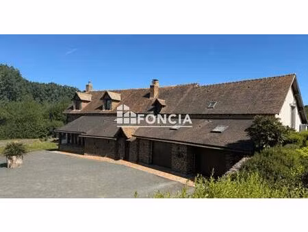 maison d'exception avec 235 m2 habitable sur un terrain de 9500 m2 de terrain