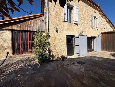 maison en pierre authentique avec prestations de qualité