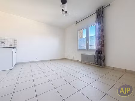 maison centre-ville de bellevigny 2 pièce(s) 31.69 m2