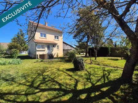un cadre paisible  un terrain constructible aux multiples possibilités et une maison à faç