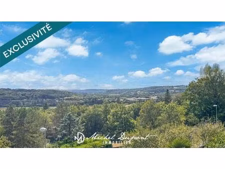 maison familiale avec une exceptionelle vue panoramique sur la vallée de la vézère