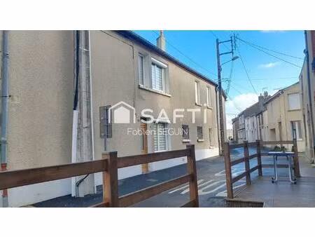 maison de centre bourg intégralement rénovée avec possibilité de créer 2 à 3 appartements 