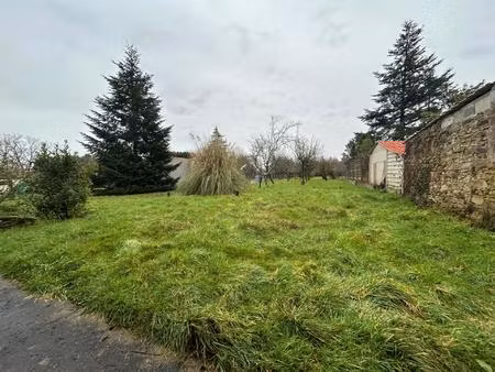 bouguenais  proche centre  terrain de 904 m² avec dépendance