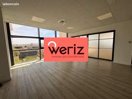 bureau 874 m²