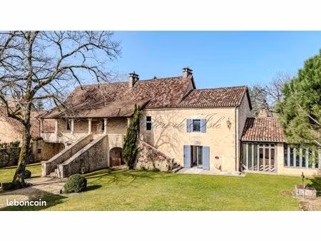 propriété 8 pièces 310 m²