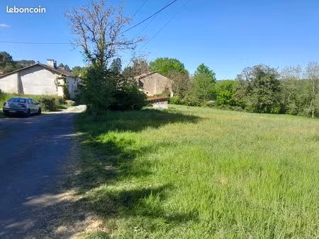 terrain 1759m² saint germain du salembre 15700