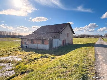 grange à rénover ( hors habitation)