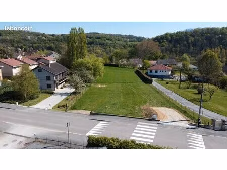 terrain 1377 m² les auxons