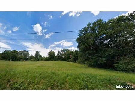 terrain 1 800 m² lunas