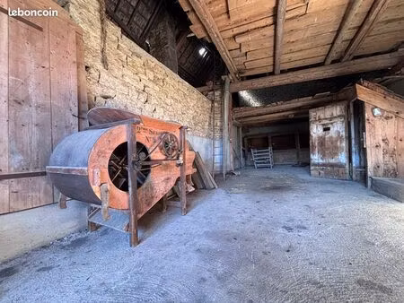 ferme 1 pièce 295 m²