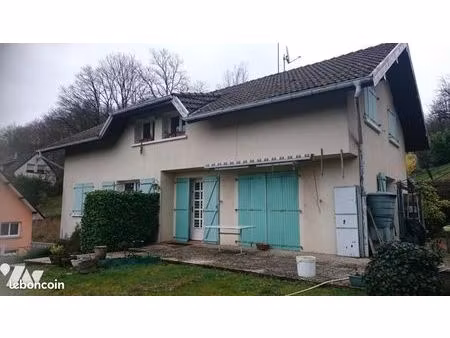 maison 8 pièces 145 m²