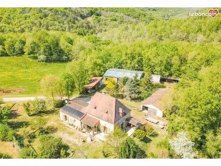maison rénovée avec hangar