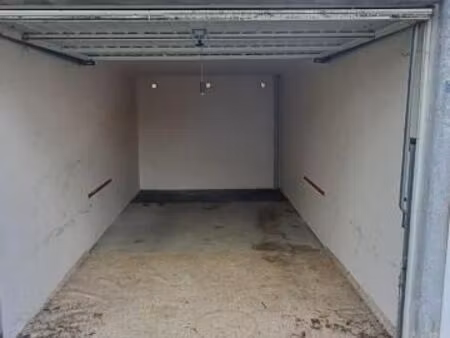 garage/box 14 m² montbeliard