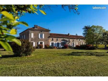 ? *domaine de caractère avec gîte opérationnel – calme absolu et nature préservée – dordog