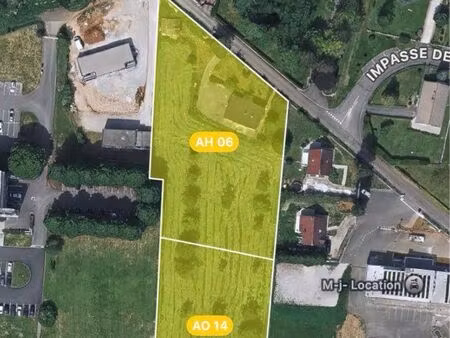 superbe terrain avec emplacement stratégique