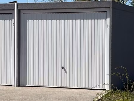 location garage métabief