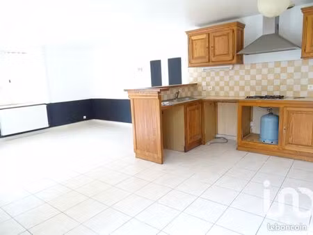 maison a louer 2 chambres+ bureau