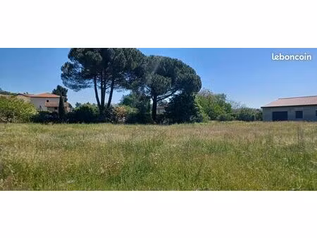 terrain 566 m² saint uze