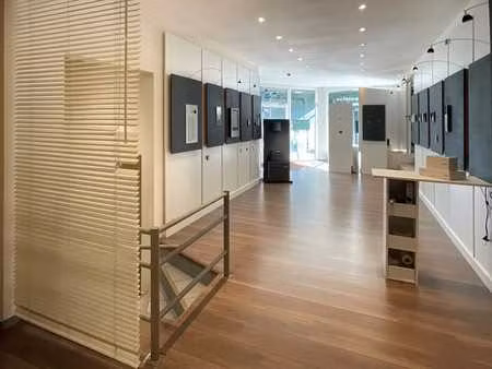 superbe rez-de-chaussée commercial à uccle
