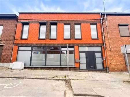 nouveau rez-de-chaussée commerciale de 120 m2