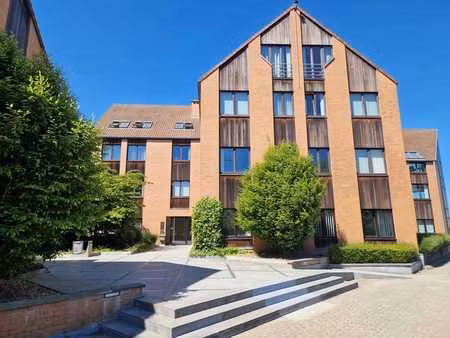 bureaux 15m² wavre (en face du décathlon)