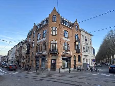 handelspand op topligging te coupure