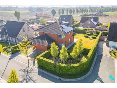instapklare gezinswoning met zonnige tuin in rustige woon...