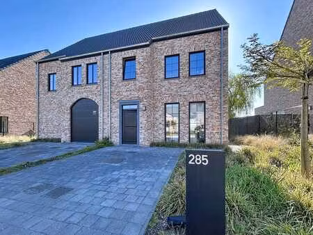 maison neuve récente dans un emplacement privilégié à meise