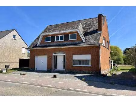 te renoveren woning op bijna 30 are in rotselaar