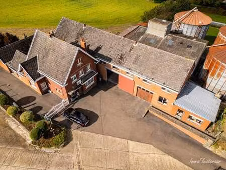 belle maison rénovée avec plusieurs dépendances sur environ