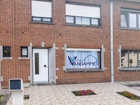 rustig gelegen  te moderniseren woning met 3 slaapkamers ...