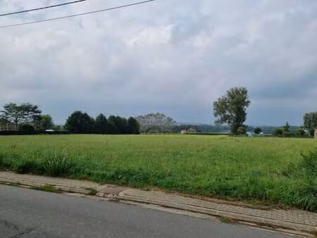bouwgrond geschikt voor open bebouwing op een mooie  land...