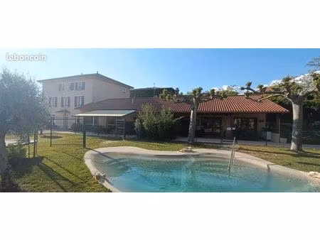 tènement immobilier 440m2  piscine  spa  sauna  salle de réception  bar pro  sur 2000m2 de