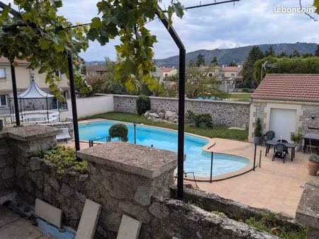 propriété 11 pièces 330 m²