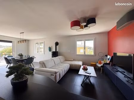 maison 9 pièces 174 m²