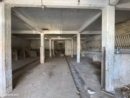 entrepôt garage 240 m2
