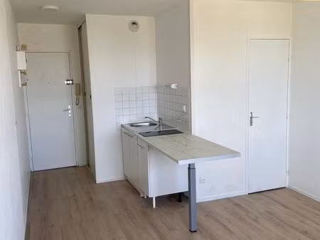 studio 22m² refait à neuf - dreux  proximité gare