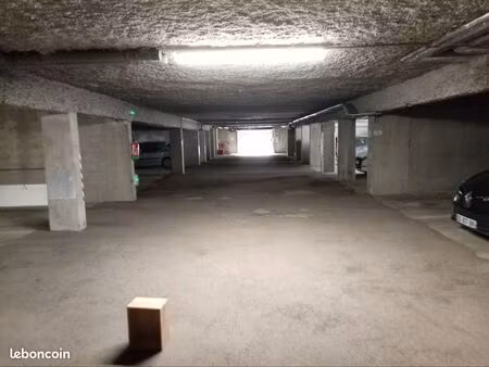 place de parking en sous-sol – résidence