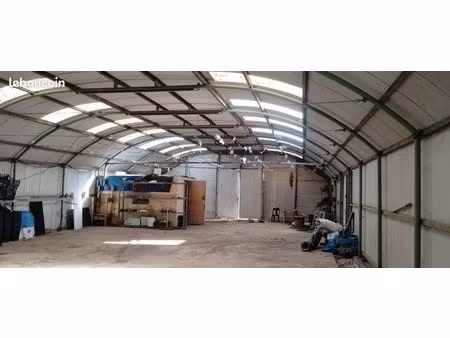 loue hangar 300 m2