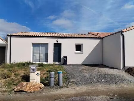 vente maison à mouzillon (44330) : à vendre / 50m² mouzillon