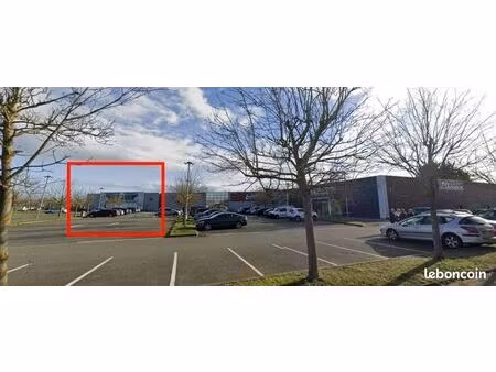 boutique 1200 m² vernouillet