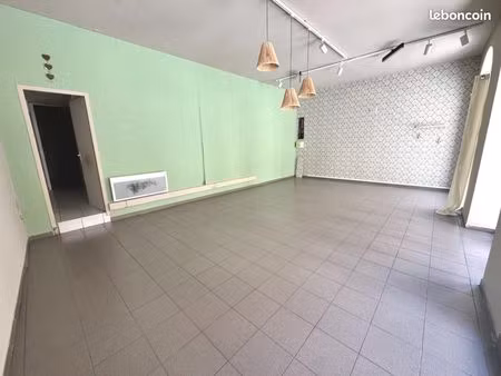 local commercial 60 m²