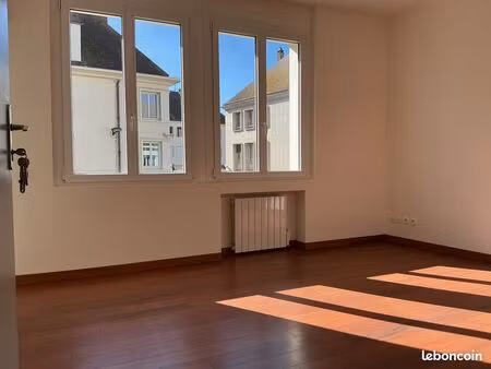 studio 1 pièce 30 m²