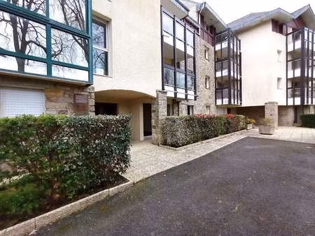 location bureaux et commerces à auray (56400) : à louer / 48m² auray